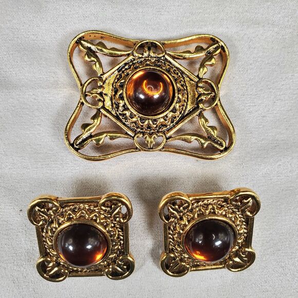 Avon Gold Tone Brooch Set Amber Cabochon w/ Clip Earrings Vintage - Picture 6 of 15